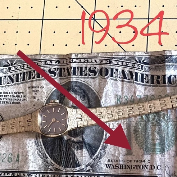 Jules Jorgensen vintage gold tone working battery powered watch & Bulova case. - Picture 9 of 13